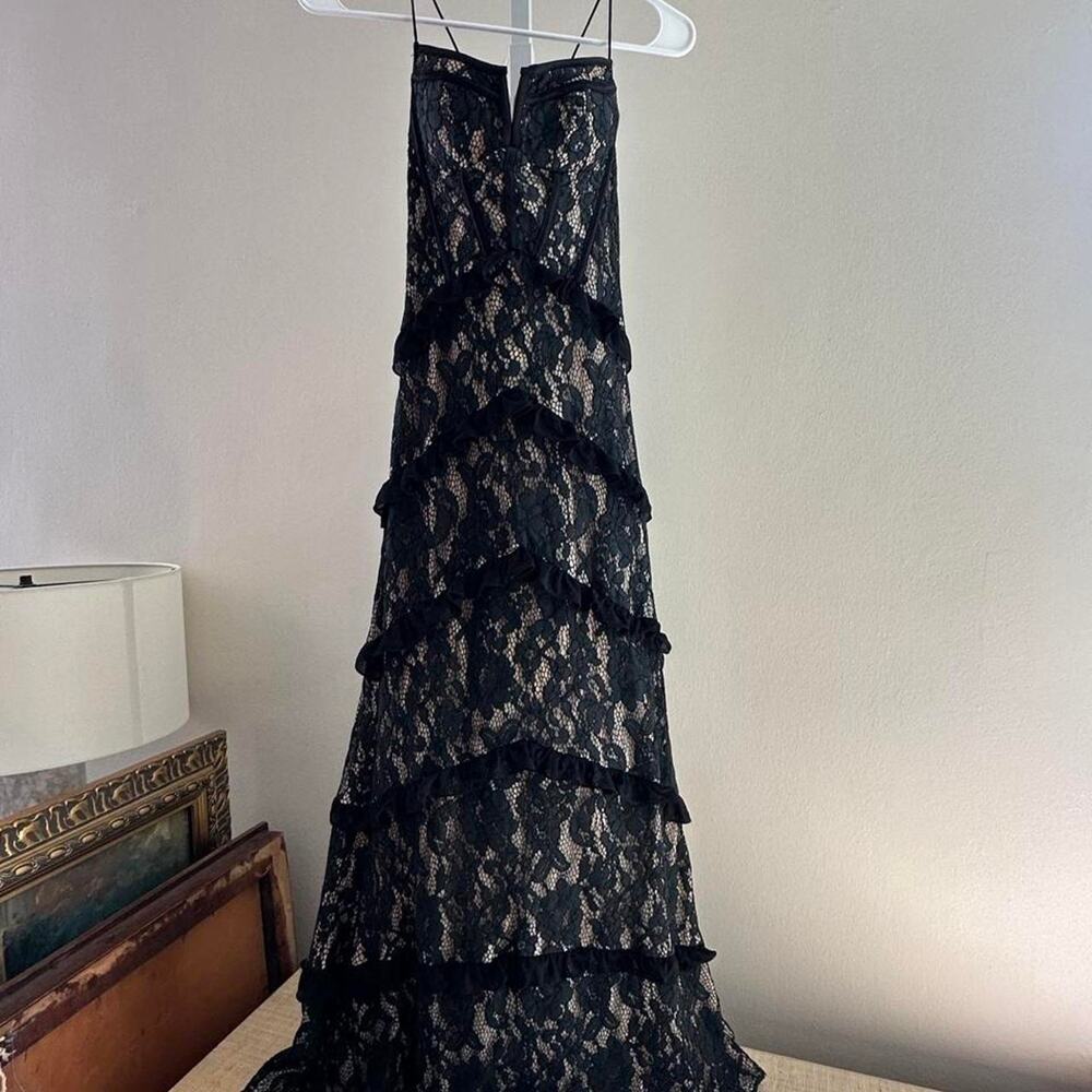 Niali lace gown in size